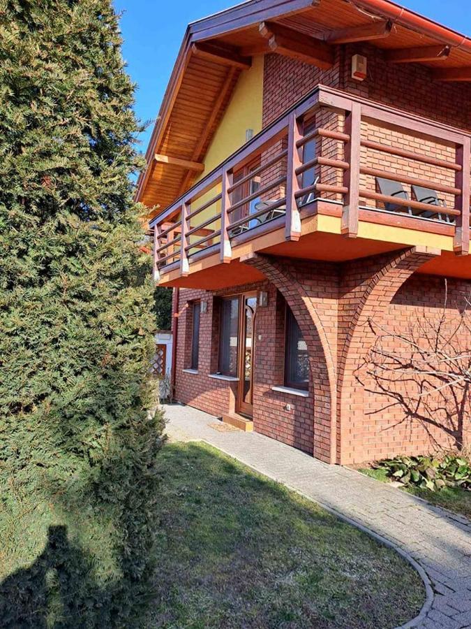 Rozmaring Apartmanok Дьюла Экстерьер фото