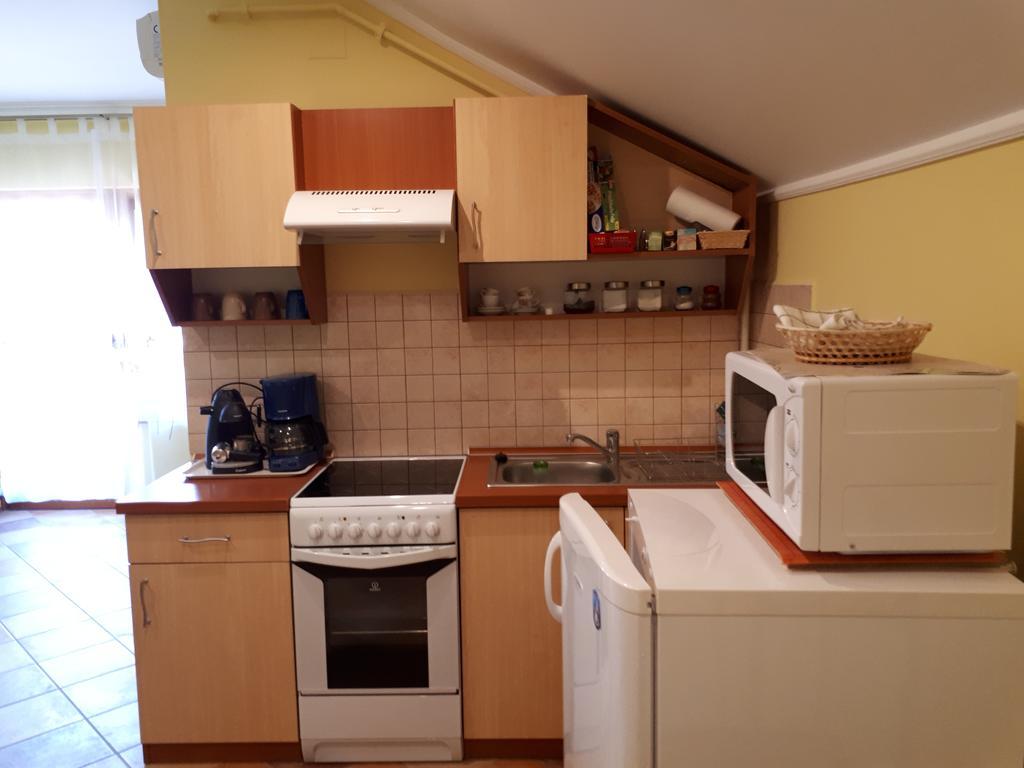 Rozmaring Apartmanok Дьюла Экстерьер фото