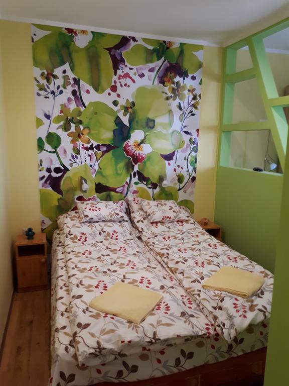 Rozmaring Apartmanok Дьюла Экстерьер фото
