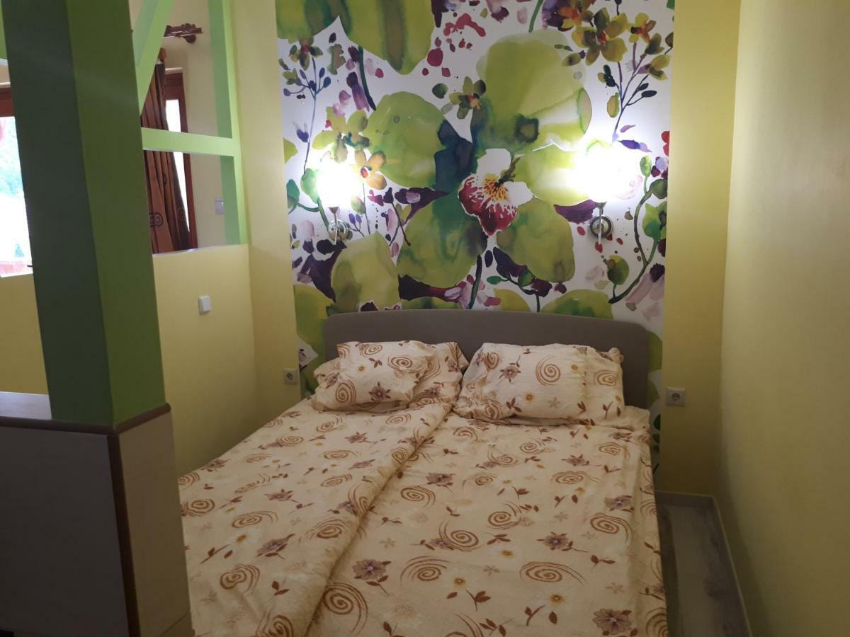 Rozmaring Apartmanok Дьюла Экстерьер фото